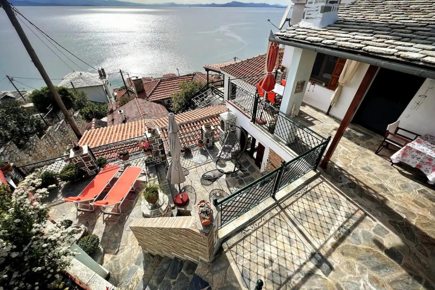 The Pagasetic Balcony - Magestic Sea Cottage Wolos Zewnętrze zdjęcie