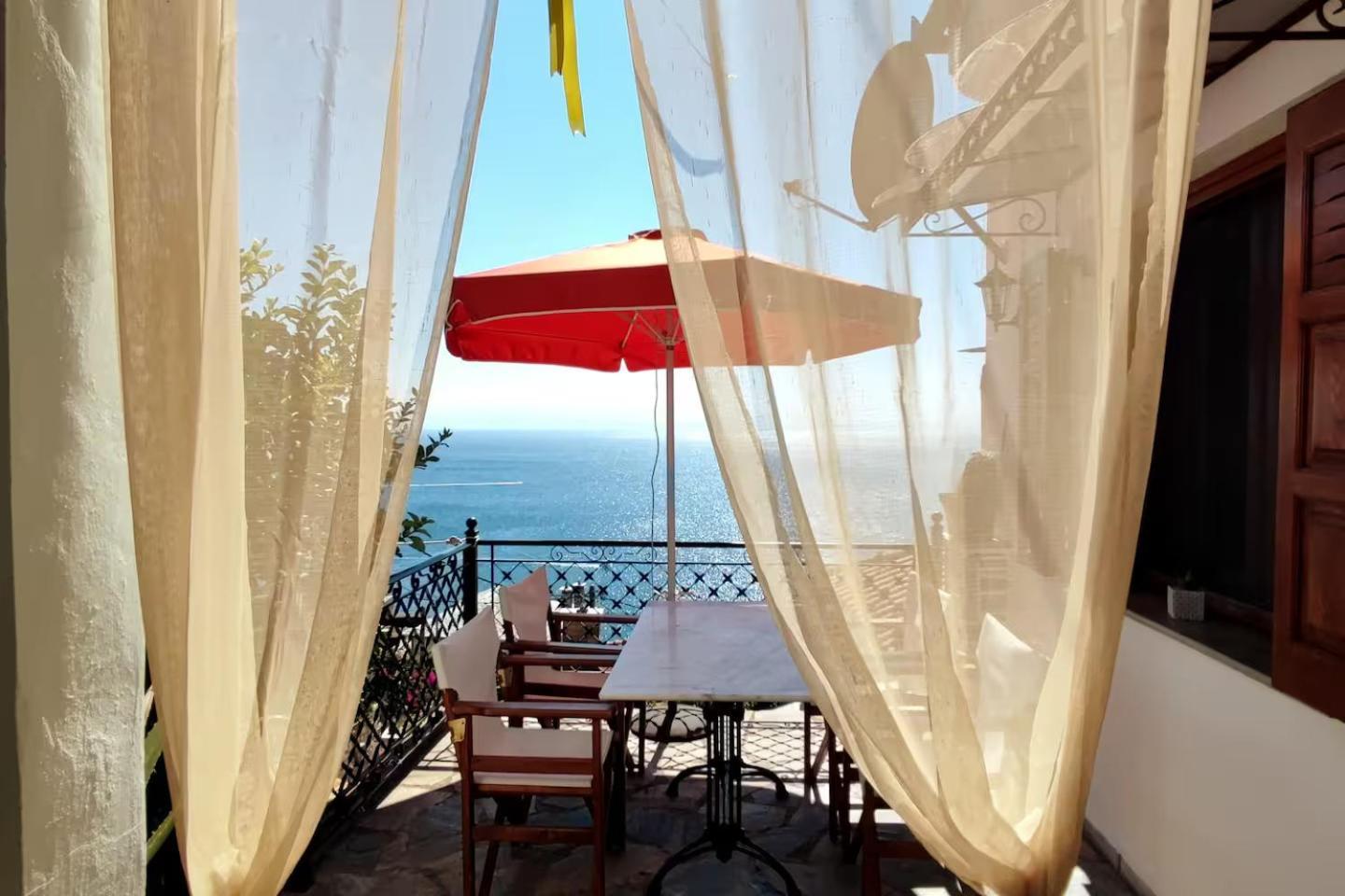 The Pagasetic Balcony - Magestic Sea Cottage Wolos Zewnętrze zdjęcie